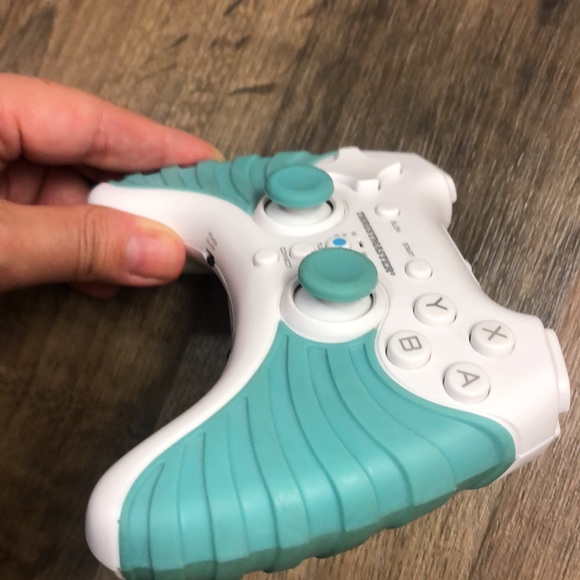 Thrustmaster T-Wireless Controller For For Wii 2E - Picture 4 of 6